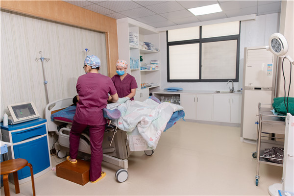 家人陪伴式产房